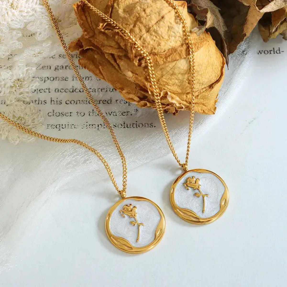 ROSALIA NECKLACE
