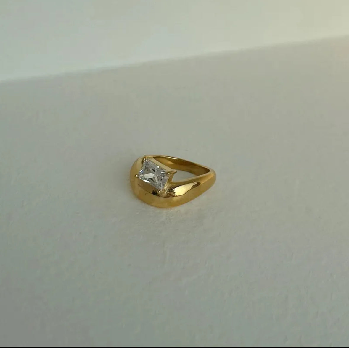 CLARA RING