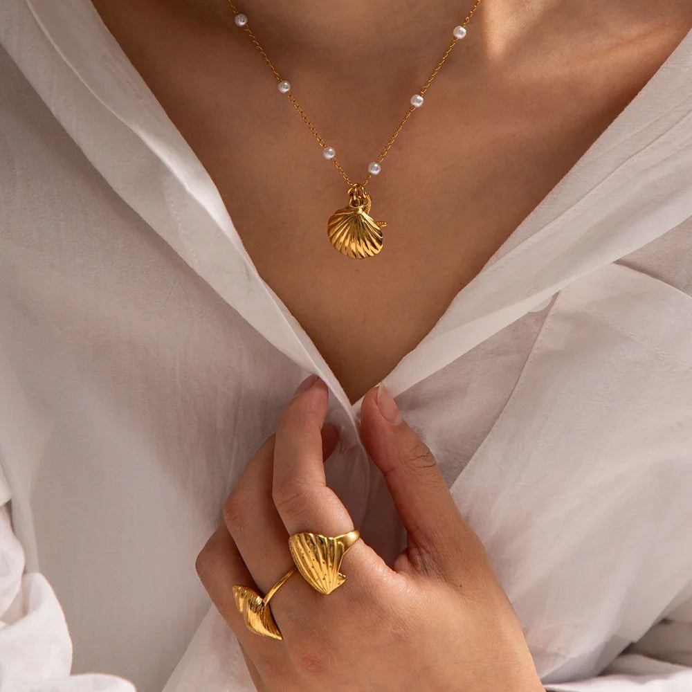 SEA SHELL NECKLACE