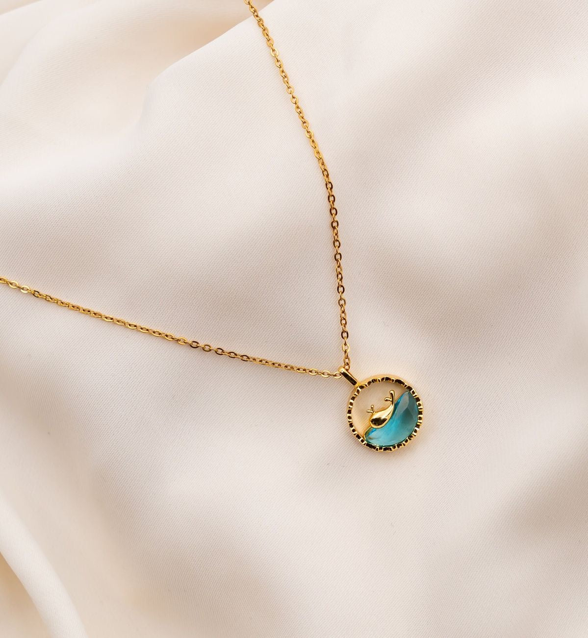 DOLFIE NECKLACE