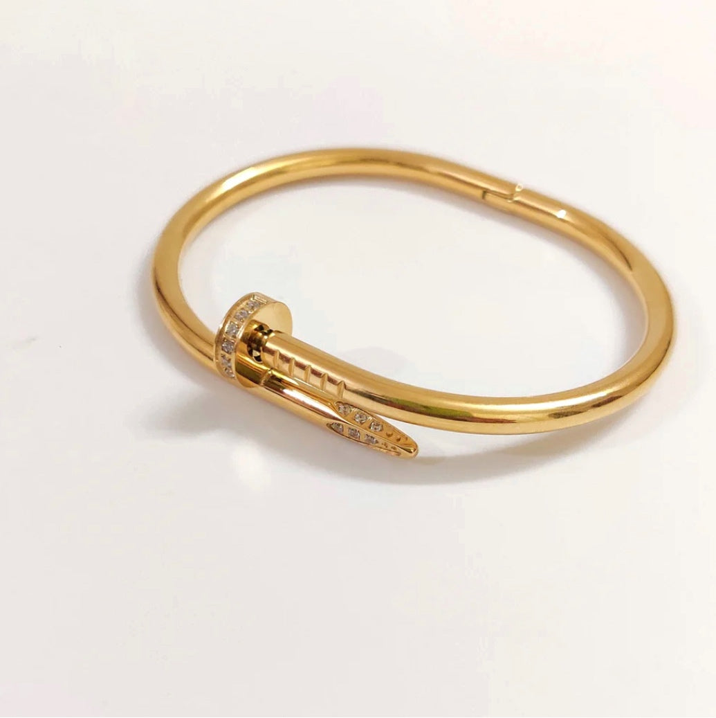 NAIL BRACELET