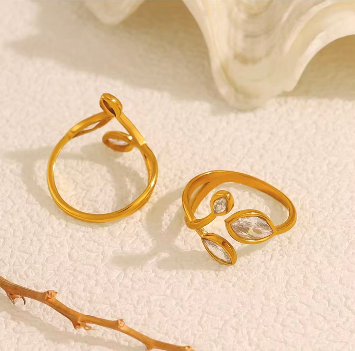 PETAL CHARM RING