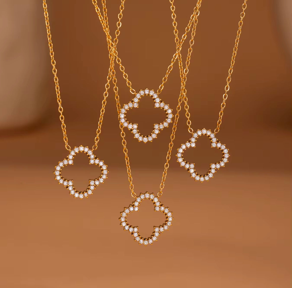 CLOVER NECKLACE
