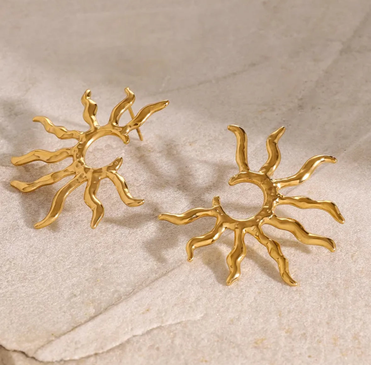ZURI EARRING