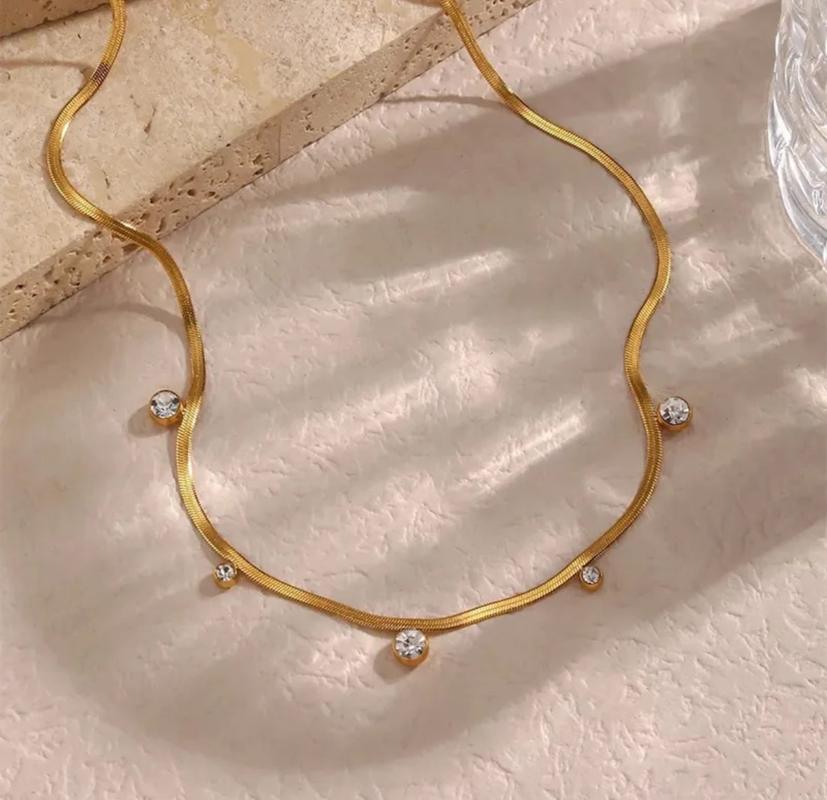 LUNIVA NECKLACE