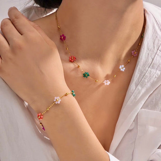 DAISY NECKLACE