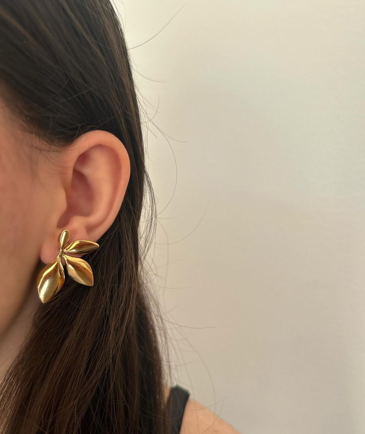 HOLA EARRINGS
