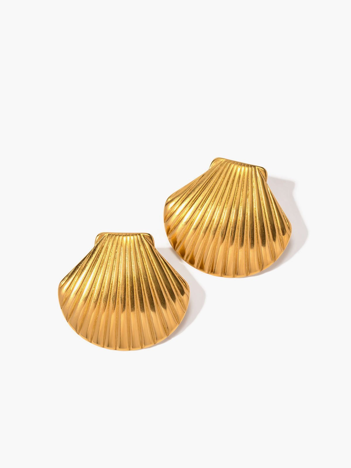 SHELL EARRING