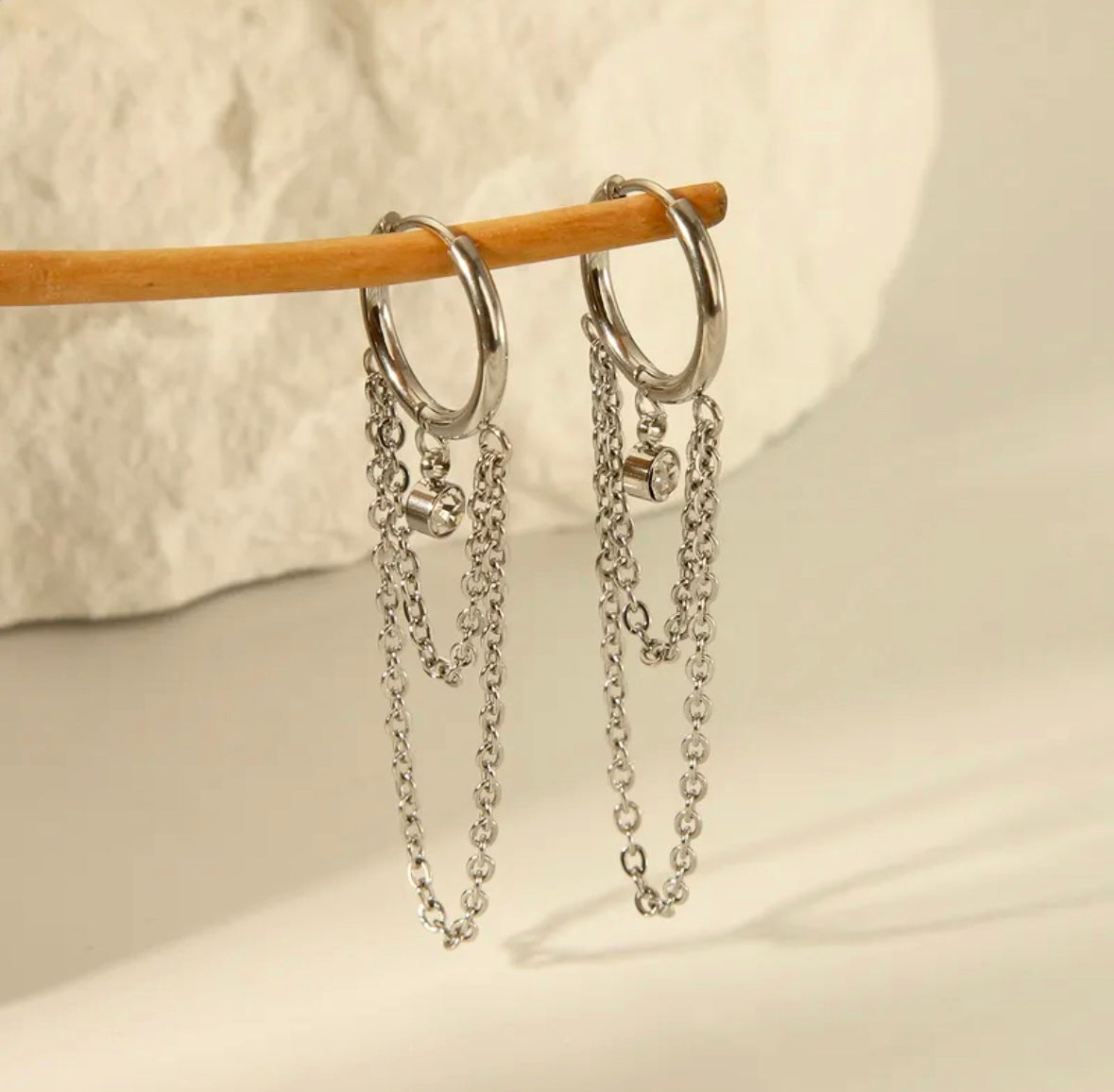 SAANURA EARRING