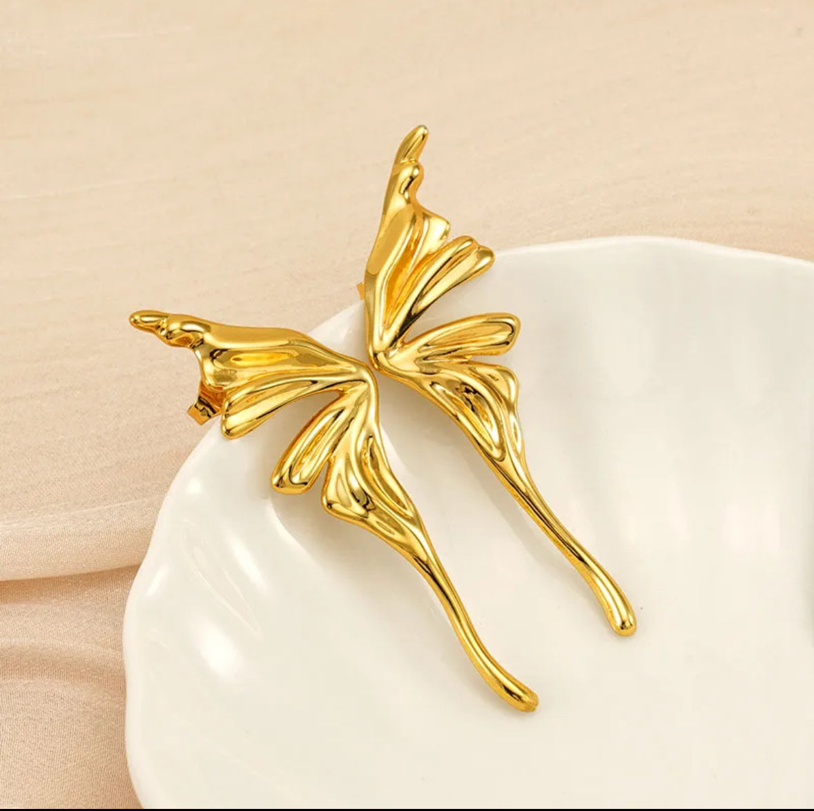 BUTTERFLY EARRING