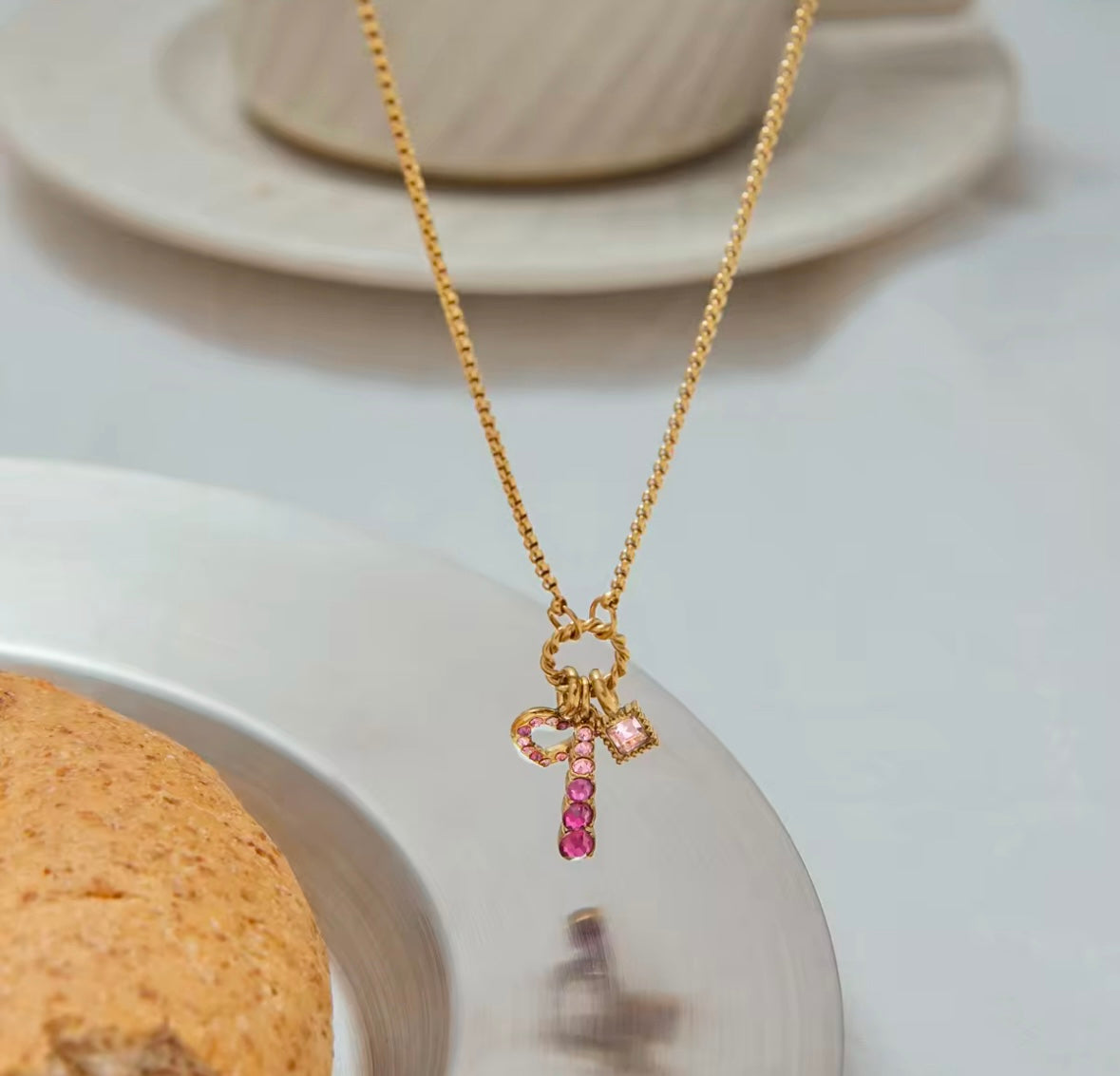 IRIS NECKLACE