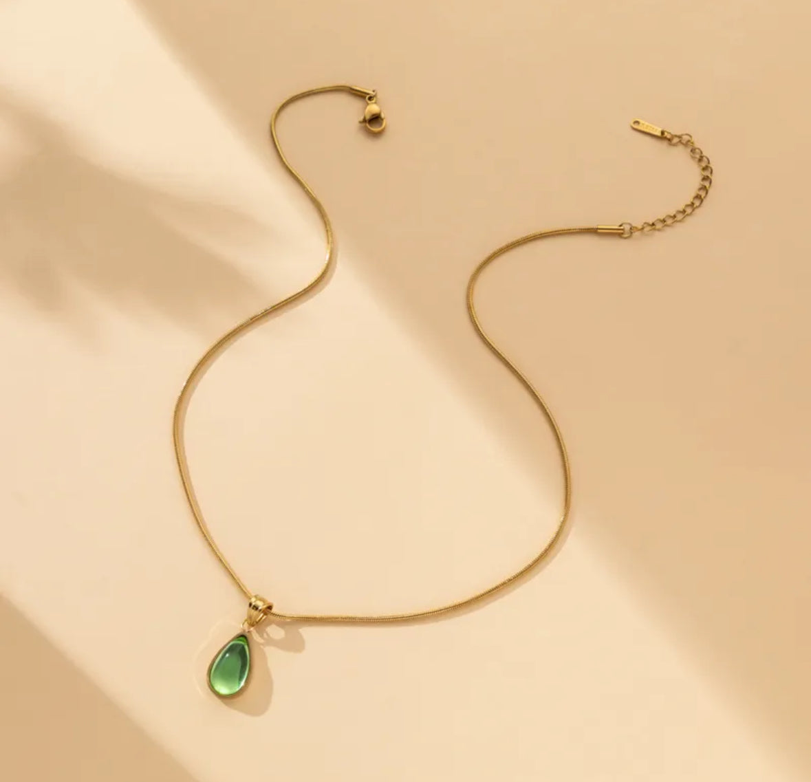 GLEAM NECKLACE
