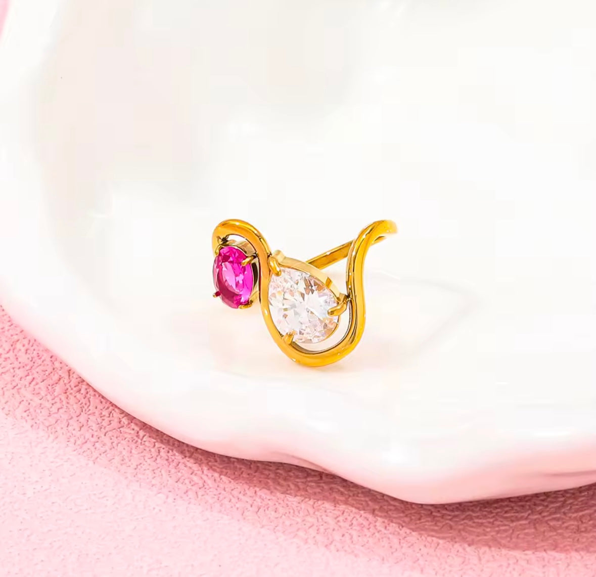 QUEEN RING