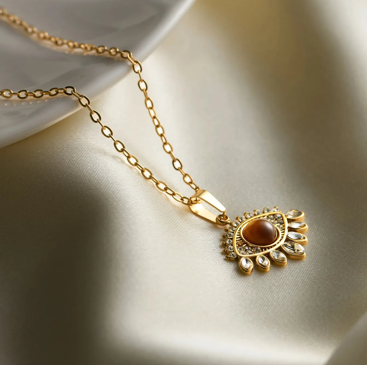 NOOR EYE NECKLACE