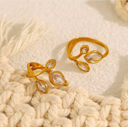 PETAL CHARM RING