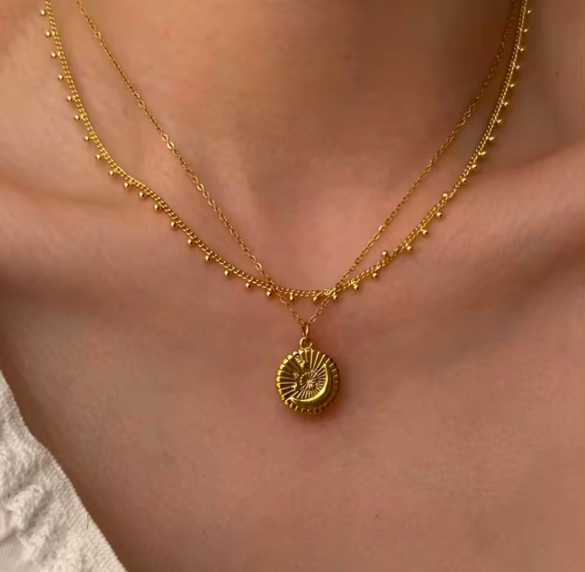 MOON NECKLACE