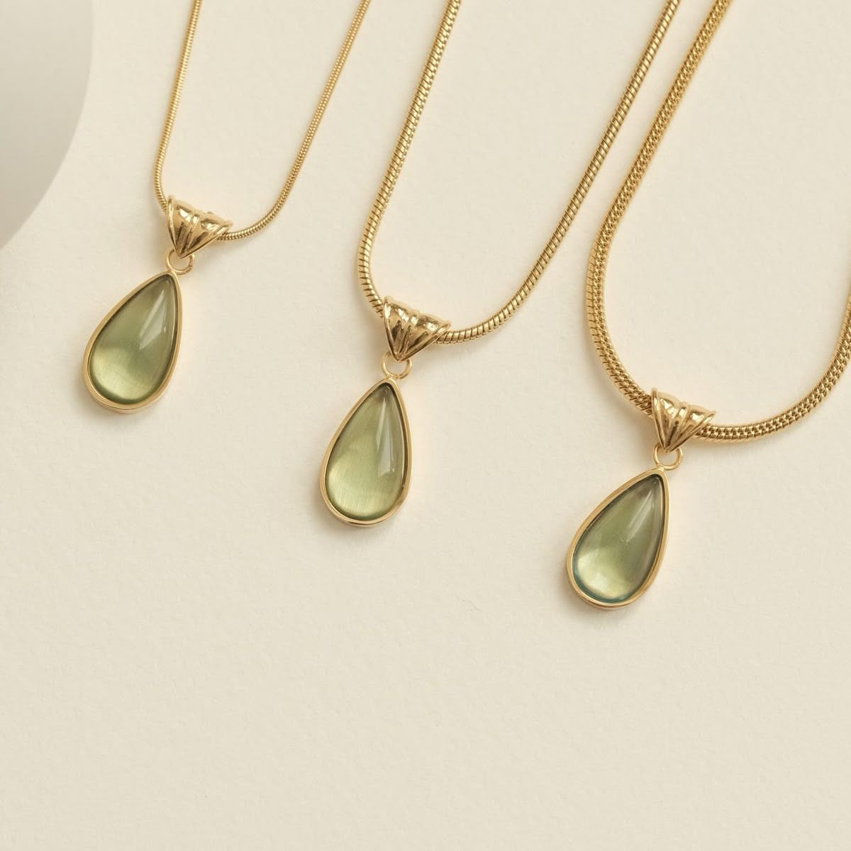 GLEAM NECKLACE