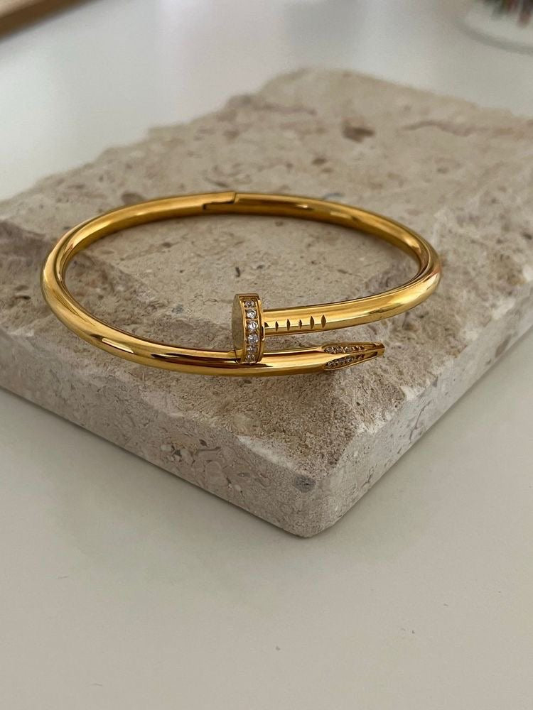 NAIL BRACELET
