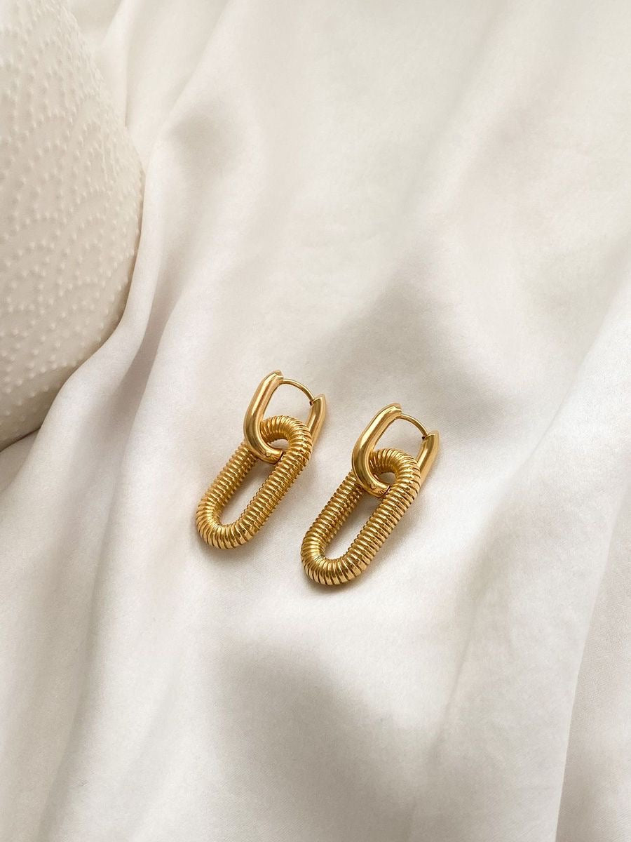 LYLIA EARRING