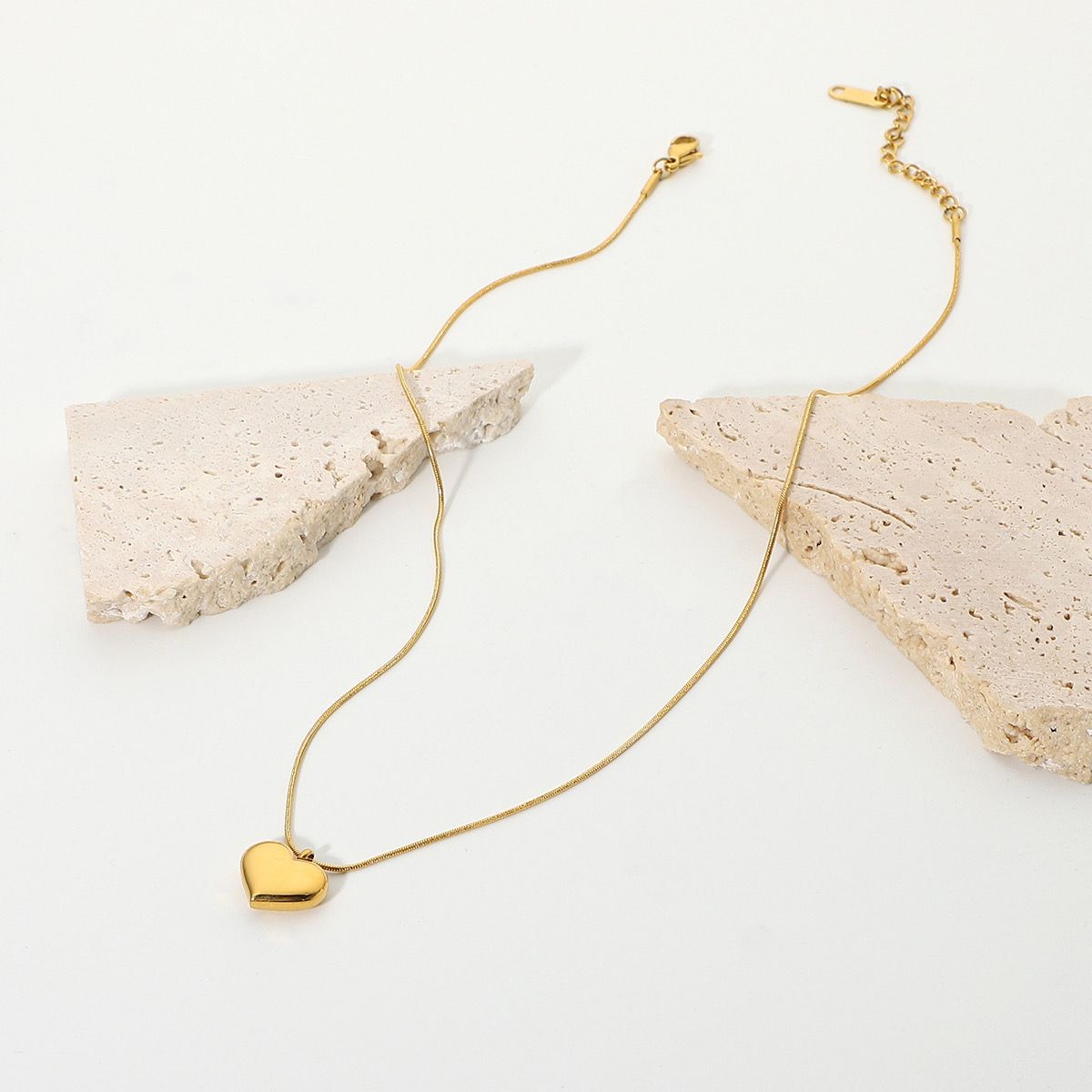 WINDOW HEART NECKLACE